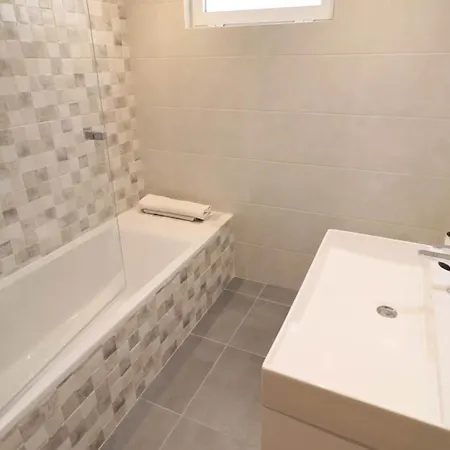 Beautiful Portuguese Casa Buganvillas 3 Bedrooms Close To Praca Вале-до-Лобо