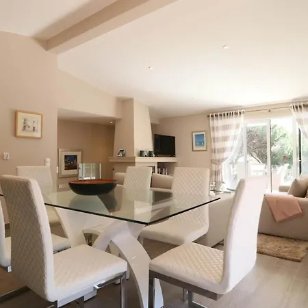 Вилла Beautiful Portuguese Casa Buganvillas 3 Bedrooms Close To Praca Вале-до-Лобо