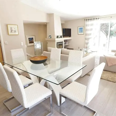 Beautiful Portuguese Casa Buganvillas 3 Bedrooms Close To Praca Вале-до-Лобо