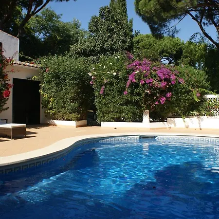 Beautiful Portuguese Casa Buganvillas 3 Bedrooms Close To Praca Private Pool Vale do Lobo