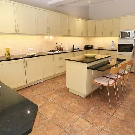 Villa Beautiful Portuguese Casa Buganvillas 3 Bedrooms Close To Praca Private Pool *