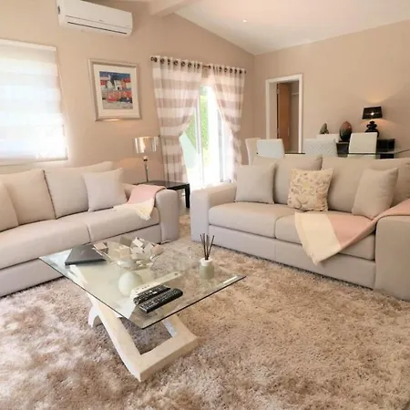Beautiful Portuguese Casa Buganvillas 3 Bedrooms Close To Praca Private Pool Vale do Lobo