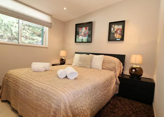 Beautiful Portuguese Casa Buganvillas 3 Bedrooms Close To Praca ואלה דה לובו