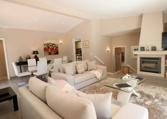 Beautiful Portuguese Casa Buganvillas 3 Bedrooms Close To Praca فيلة *